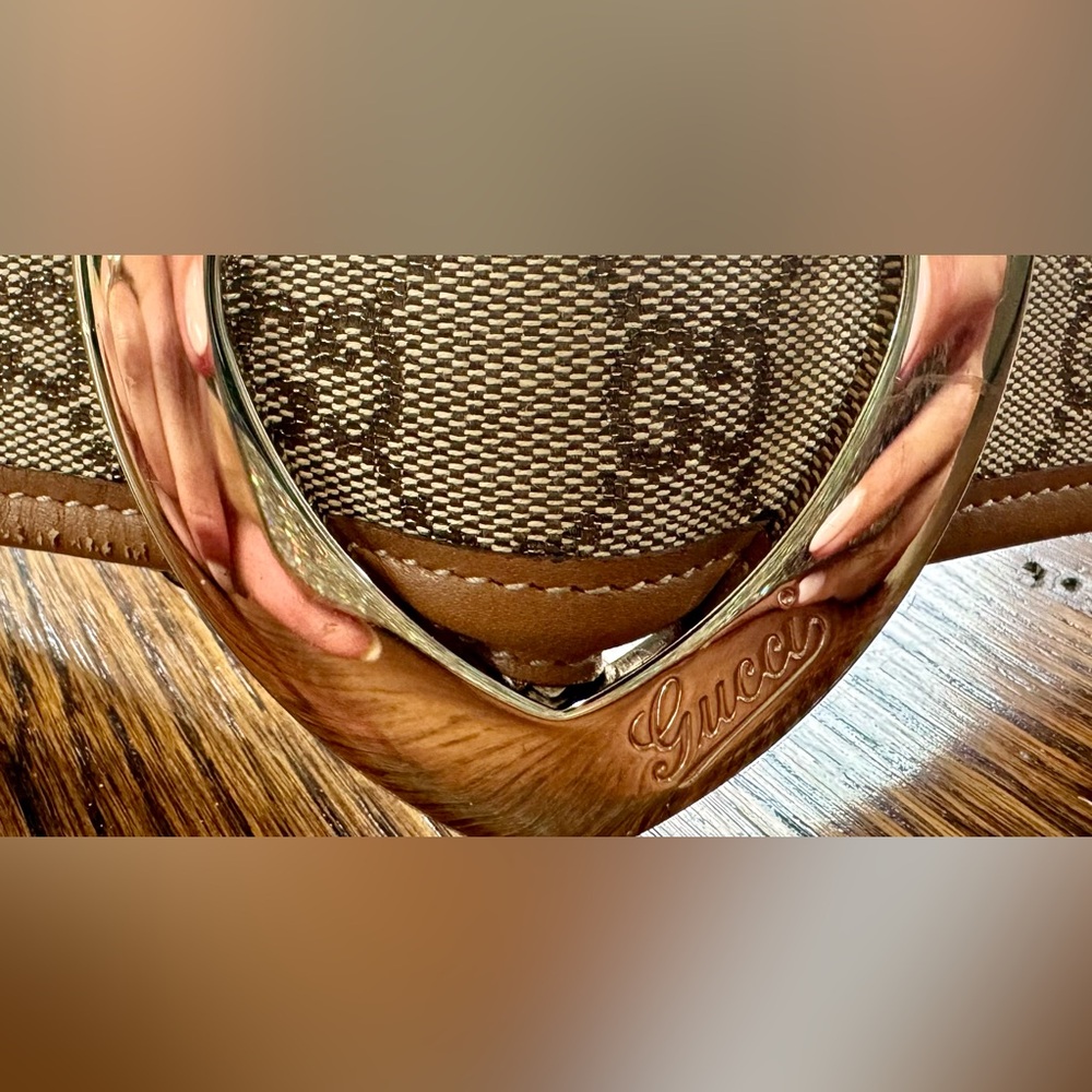 Gucci Beige and Gold Heart Buckle Belt - Picture 3 of 5